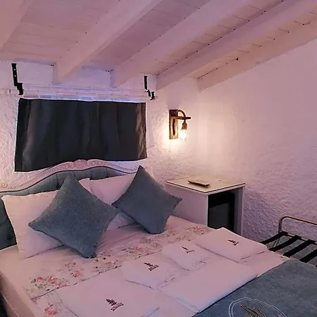 Kaktueshan Otel *